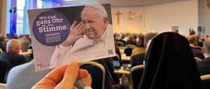 „Vorwärts mit Freude!“, sagte Papst Franziskus. Aber noch ist längst nicht klar, ob er zu größeren Reformen bereit wäre