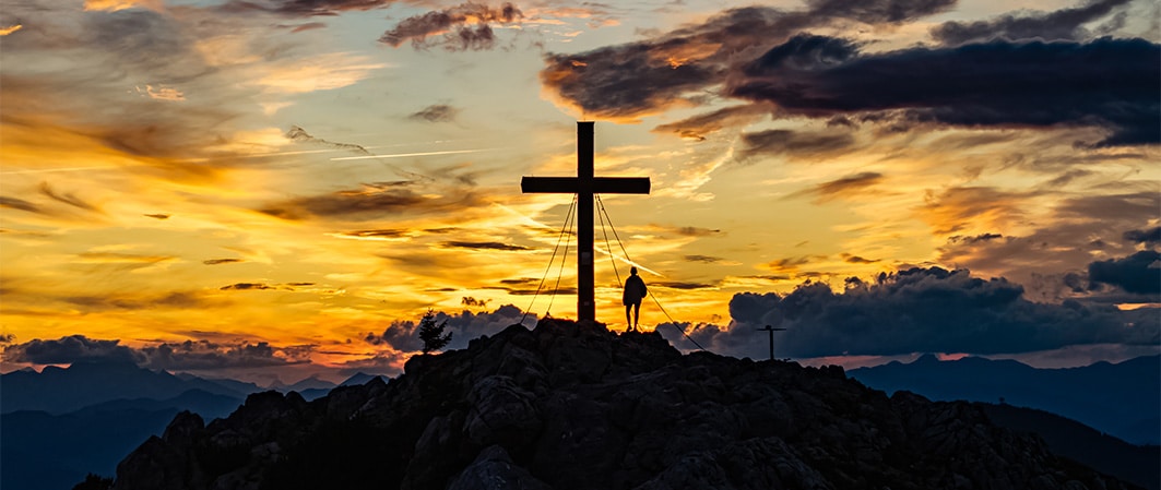 Das Kreuz als Hoffnungszeichen Kreuz als Hoffnungszeichen_AdobeStock_1651259328